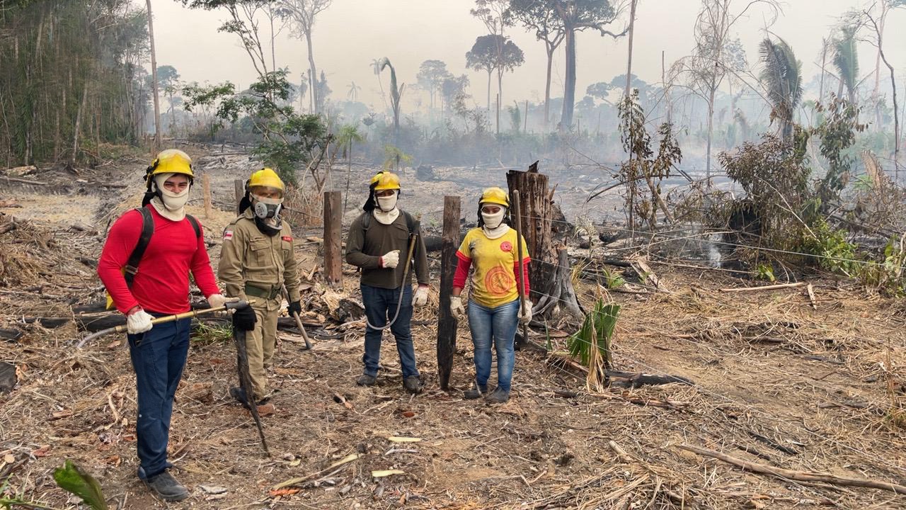 Governo envia 85 brigadistas para reforçar no combate às queimadas em cinco municípios no AM