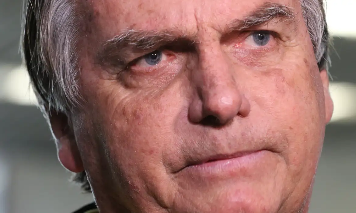Bolsonaro é condenado pelo STF a 27 anos e três meses de prisão