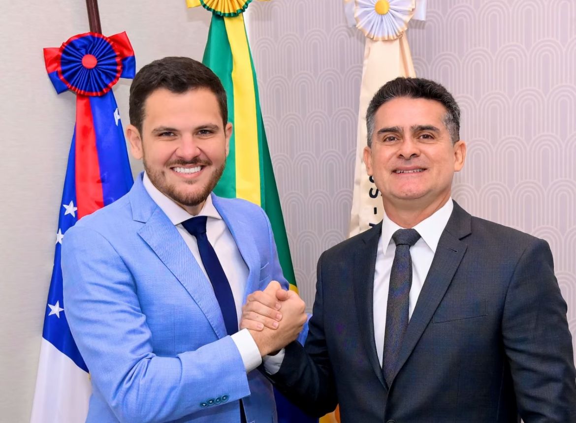 David Almeida renuncia da Prefeitura para disputar o governo e diz que Renato Júnior terá “autonomia total”