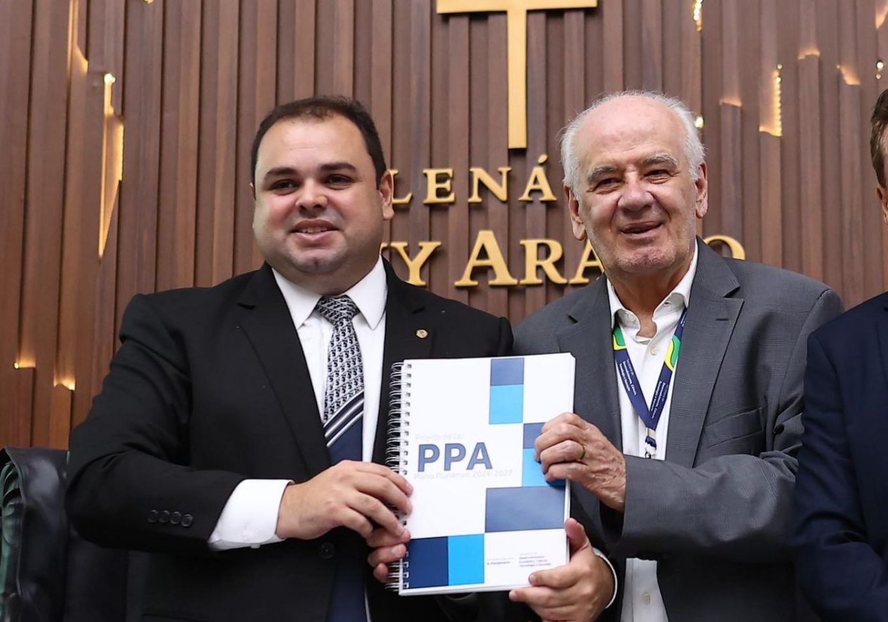 Roberto Cidade anuncia Serafim Corrêa como vice para disputa do governo tampão