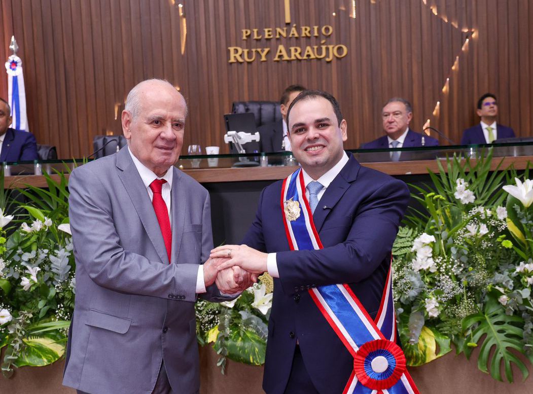 Roberto Cidade toma posse como governador e convoca união para fazer o Amazonas avançar até 2027