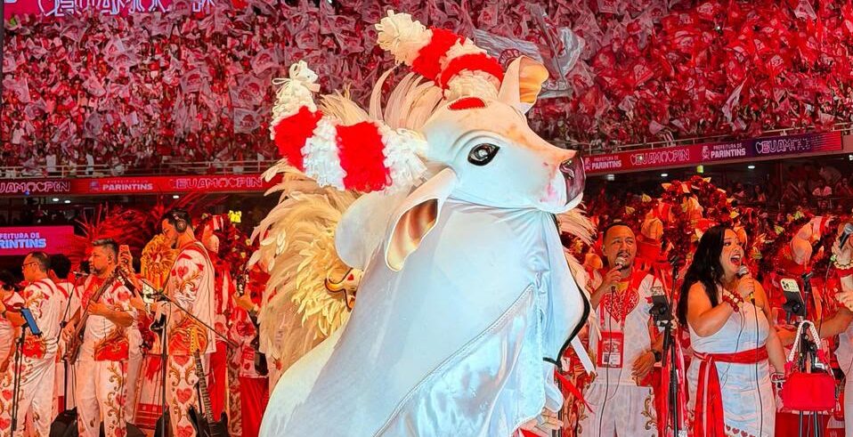 Sob gritos de “bicampeão”, Garantido termina festival confiante no 34º título em Parintins