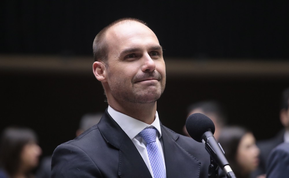 ‘Julgamento sem pé nem cabeça’, diz Eduardo Bolsonaro sobre condenação pelo STF