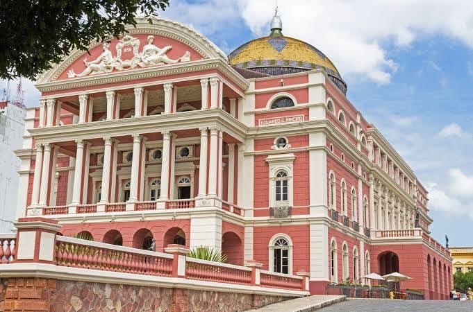 Teatro Amazonas recebe concerto “Brasilidades” com OCA e Orquestra de Violões nesta terça