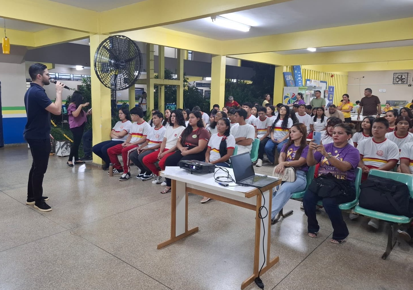 Em Itacoatiara, Defensoria do Amazonas orienta mais de 300 estudantes sobre prevenção à violência de gênero