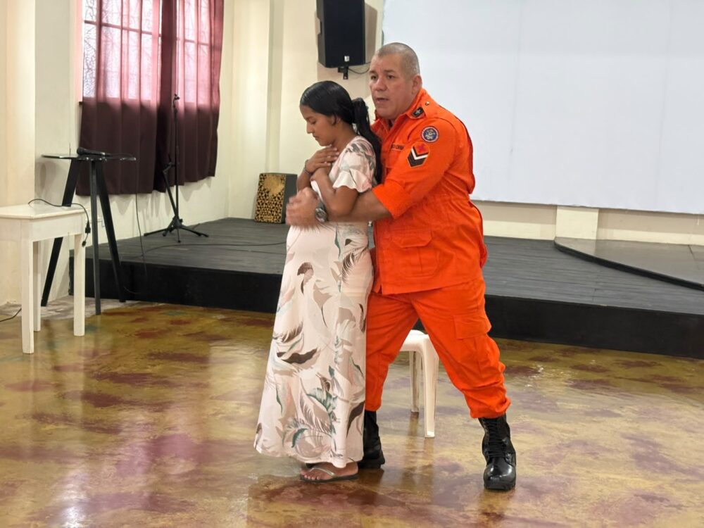 Treinamento de desengasgo capacita gestantes em Parintins para salvar vidas em situações de emergência